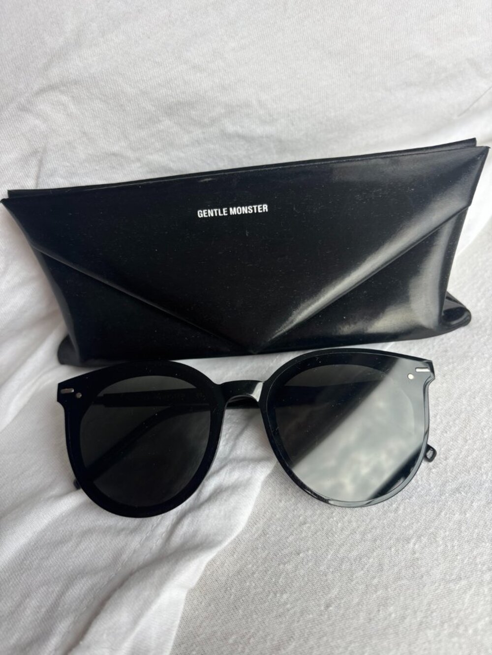 Gentle Monster East Moon FLATBA Black Oversized Sunglasses + Case